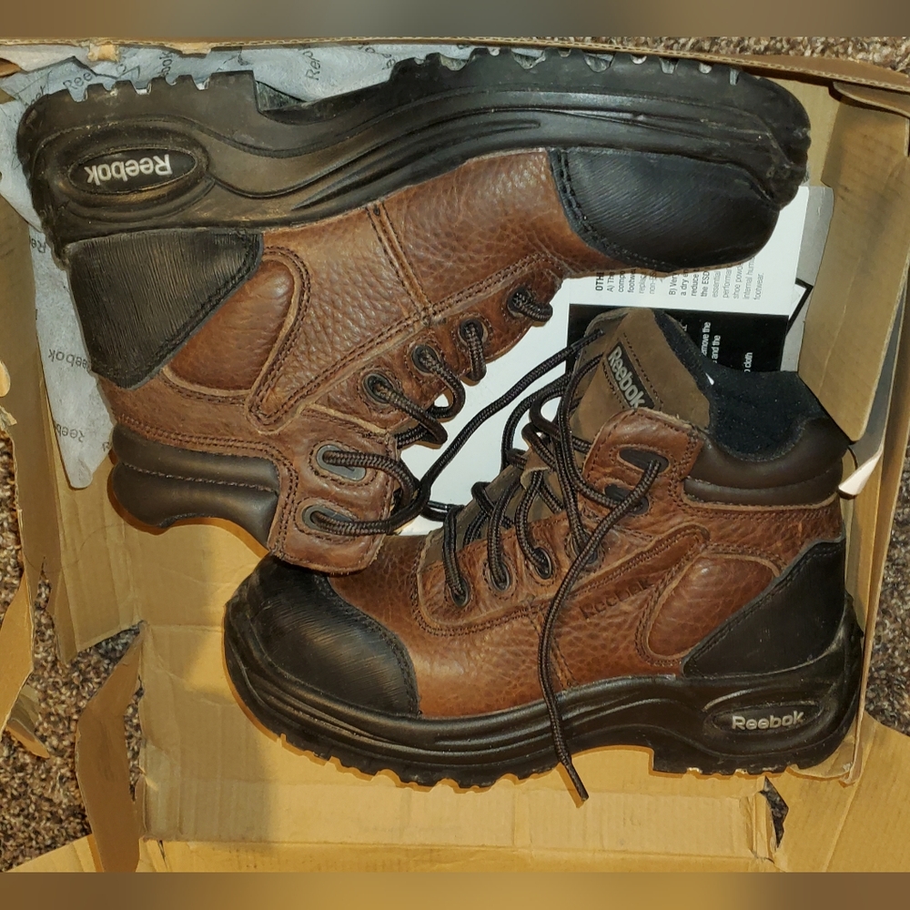 Unisex Reebox work boots